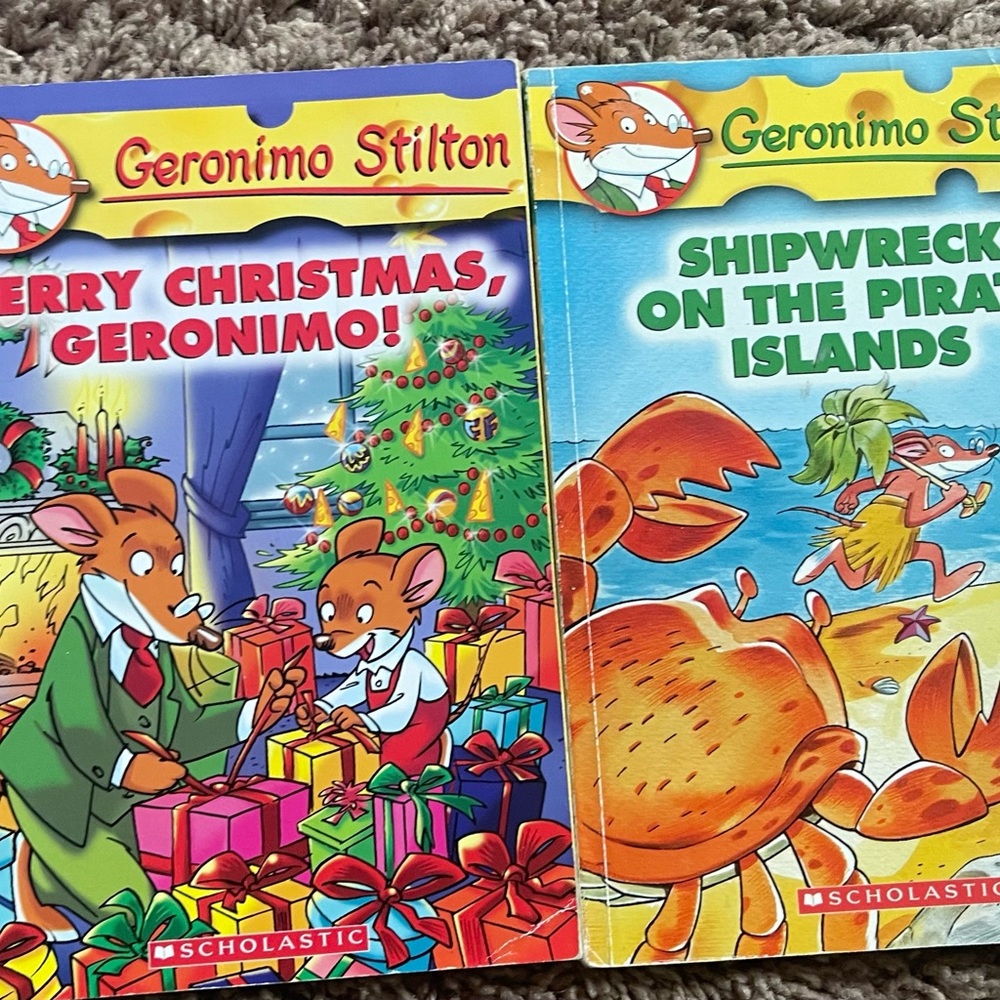 Scholastic Geronimo Stilton Holiday Adventure Set